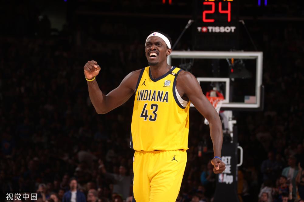 了她的足球 了她的足球