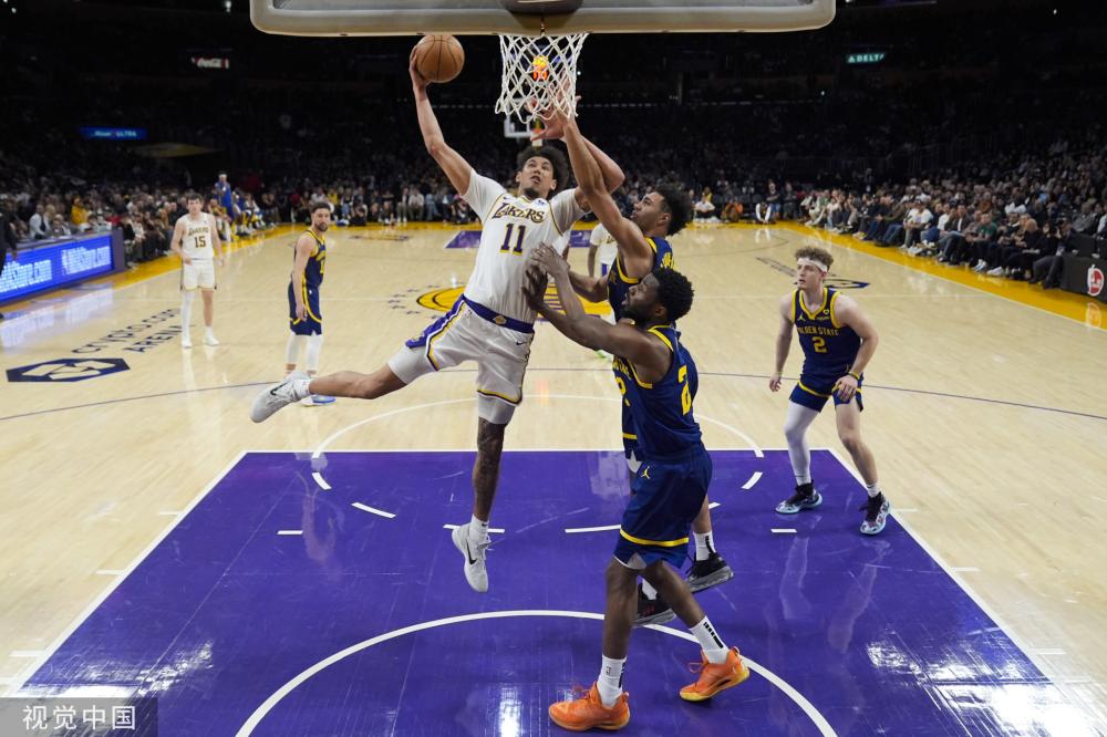 在联赛中逐 在联赛中逐